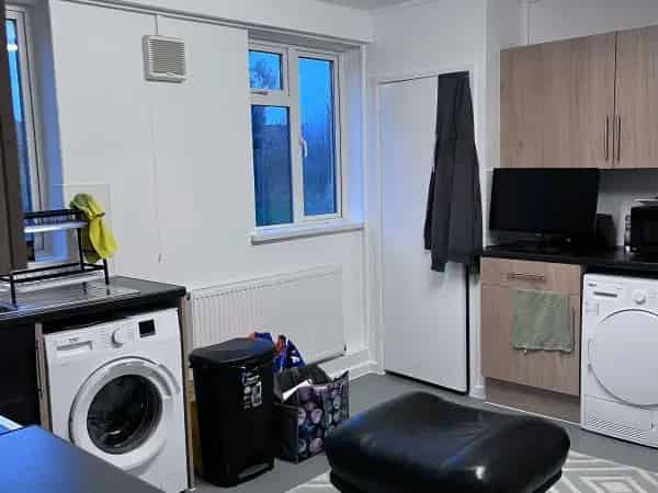 Large Studio Flat Swap - Palmers Green, Enfield