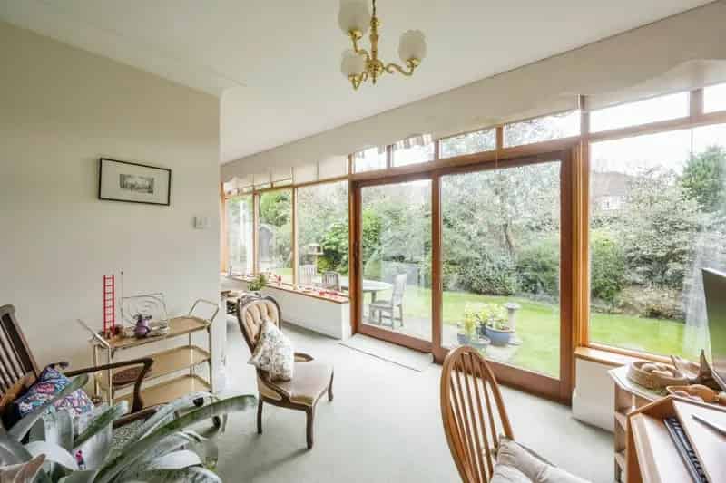 Family Home with Garden Room and Garage
