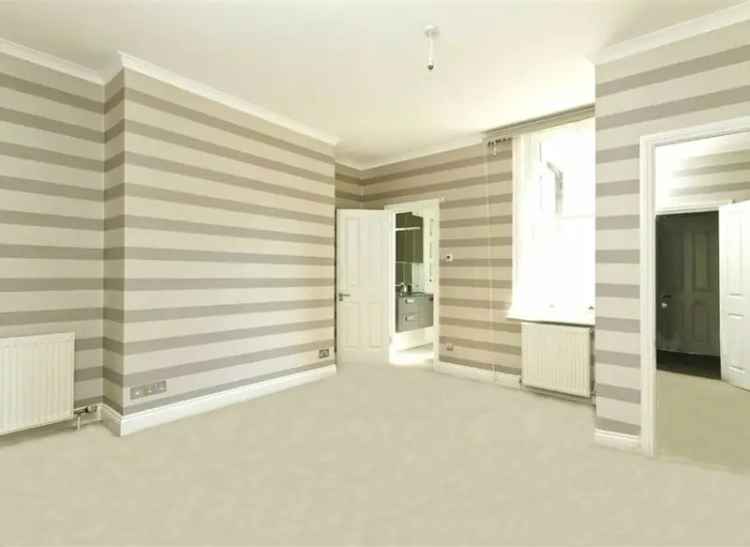 Spacious 3-Bedroom Apartment near Great Portland Street