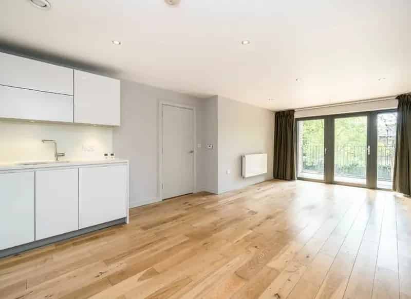 Two Double Bedroom Apartment Oval Quarter Spacious Open Plan Kitchen Balcony