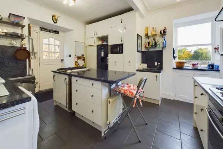2 Bedroom Flat for Sale North Somerset BS21