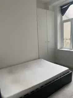1 Bedroom Flat Cardiff - Modern & Furnished