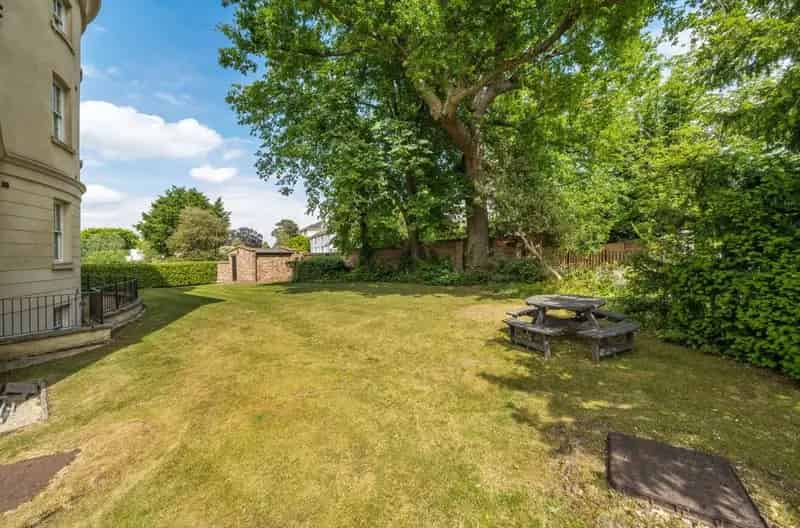 1 Bedroom Apartment for Sale