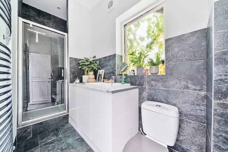 Earls Court Apartment near Award Winning Garden Square