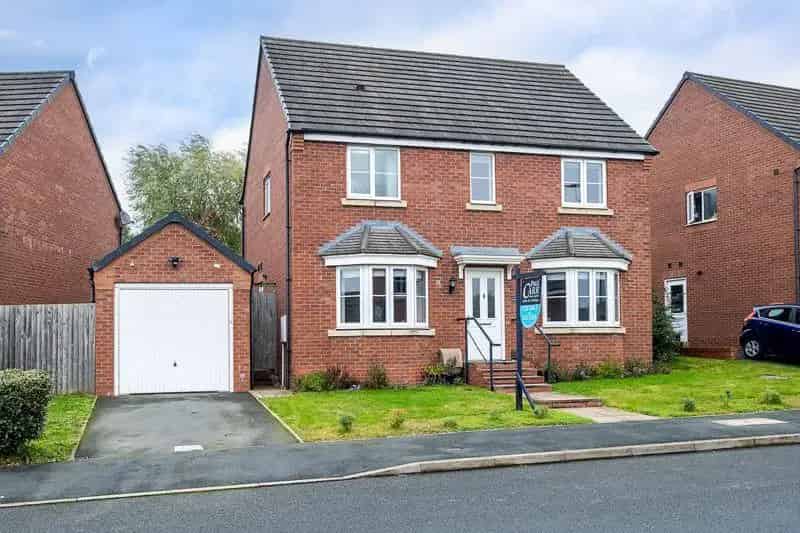 4 Bedroom Detached House for Sale