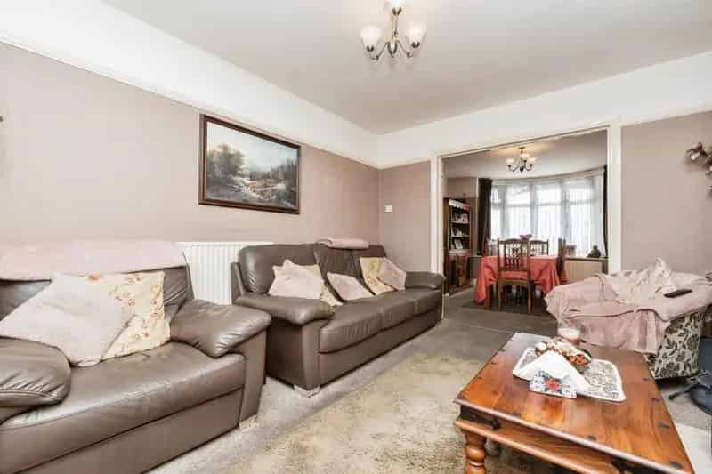 3 Bedroom Semi-Detached House for Sale Alexandra Road