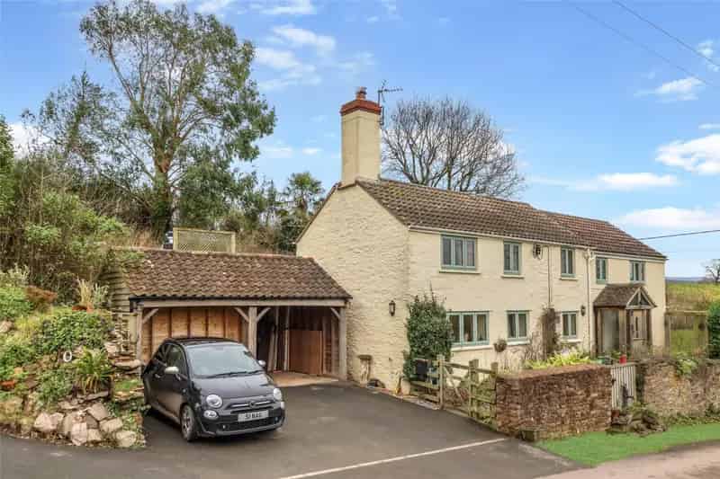 4 Bedroom Detached Cottage with 2 Bedroom Annexe