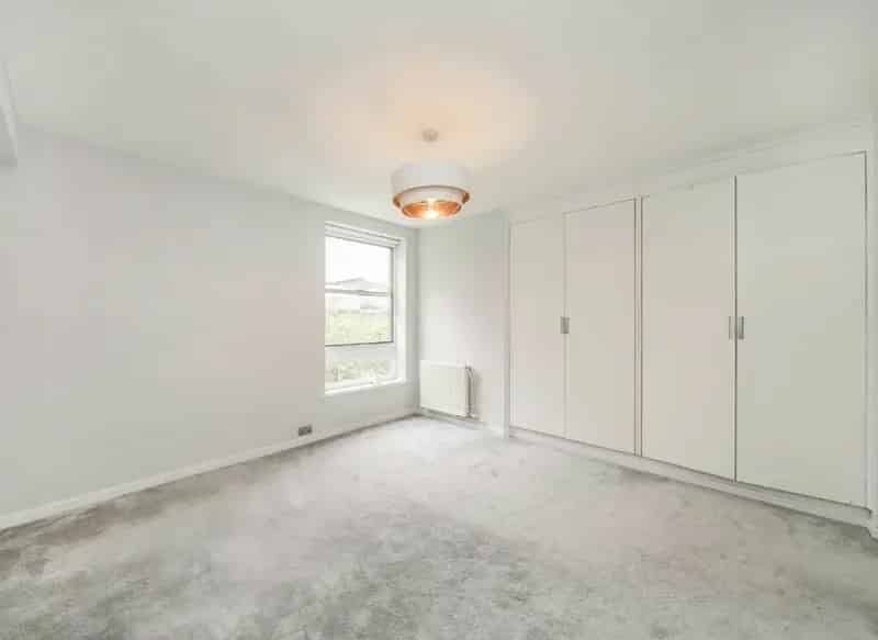 River Thames 2-Double Bed Apartment with Parking