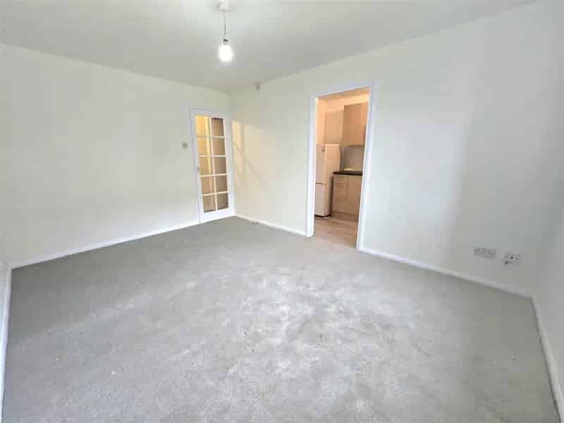 1 bedroom Flat
 To Rent