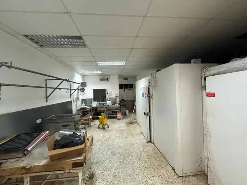 Antrim Retail Unit near Castle Mall Shopping Centre