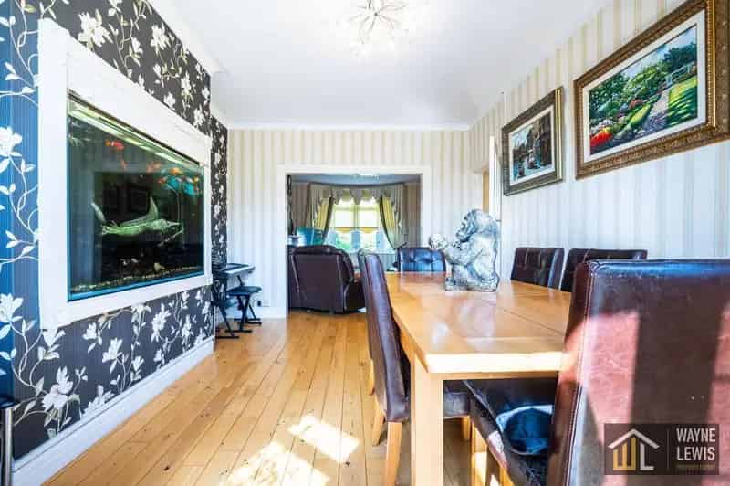 5 Bedroom Semi Detached House for Sale in Cardiff