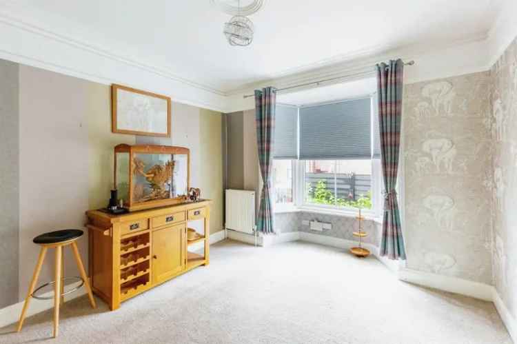 House For Sale in Queen Street, Rushden, England