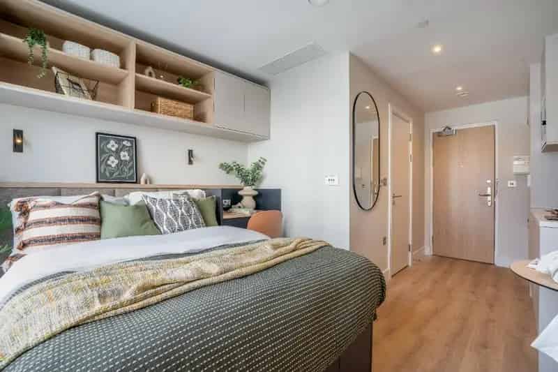 Stylish Furnished Studio Flat All Bills Included