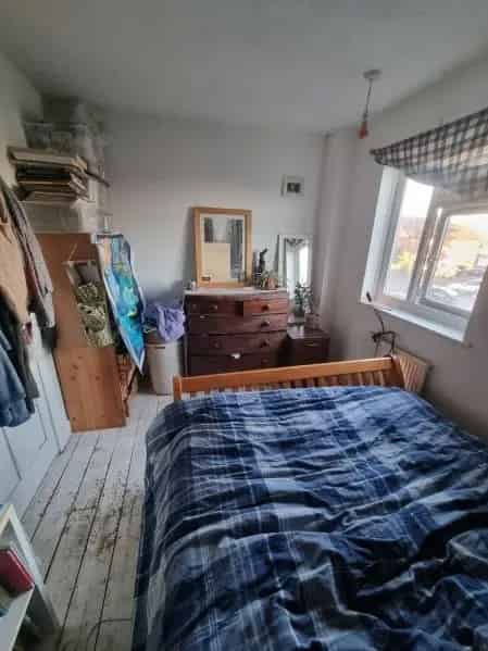 3 Bed End Plot Terrace House with Gardens and Parking