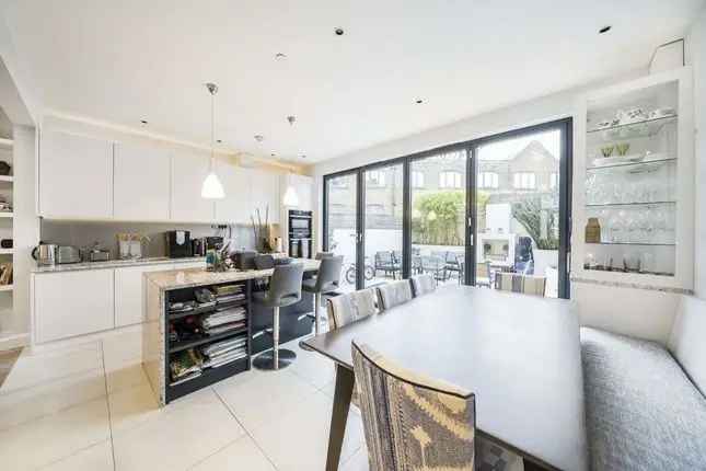 Four Bedroom House for Sale in Filmer Road London SW6