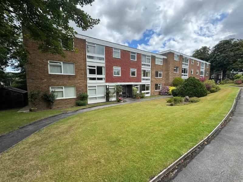 2 Bed Flat for Sale in Petersgarth Development