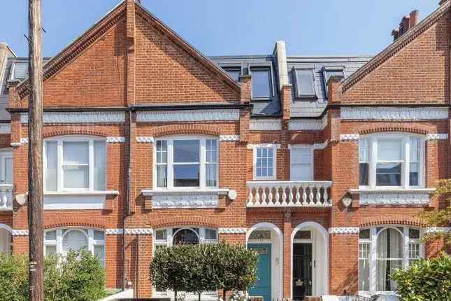 Six Bedroom Lion House for Sale in Peterborough Estate London