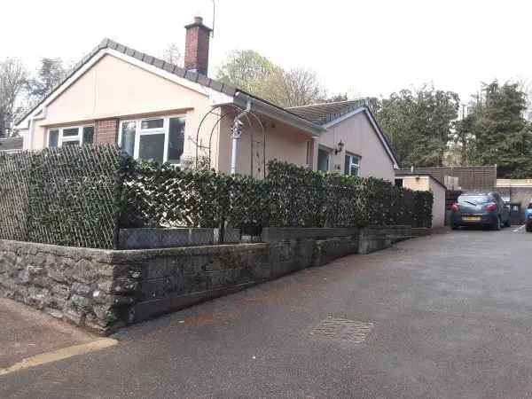 Bungalow For Rent in South Hams, England