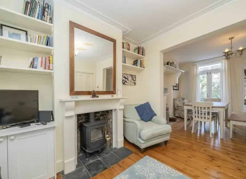 Two Double Bedroom Freehold House Shaftesbury Estate