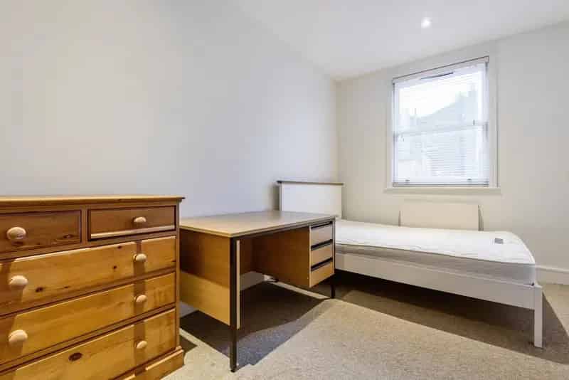 Four Bedroom House for Rent in SE1