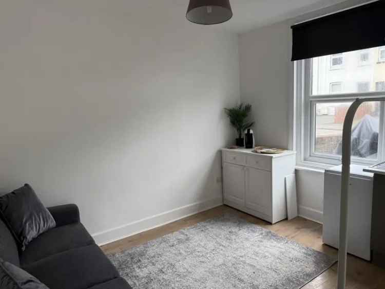 1 Bedroom House Share in Springbourne