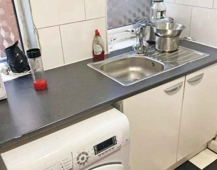 Three Bedroom Mid Terrace House Freehold Investment