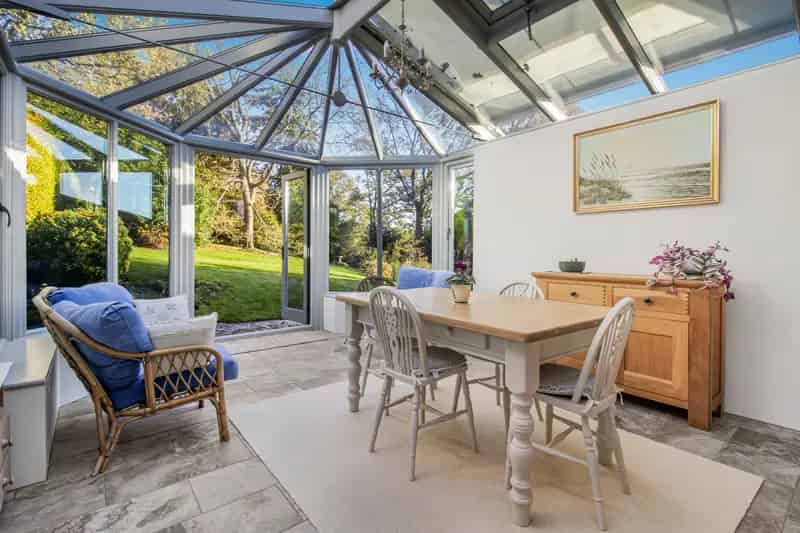 5 Bedroom Detached House with 2 Bedroom Annex Godshill Wood
