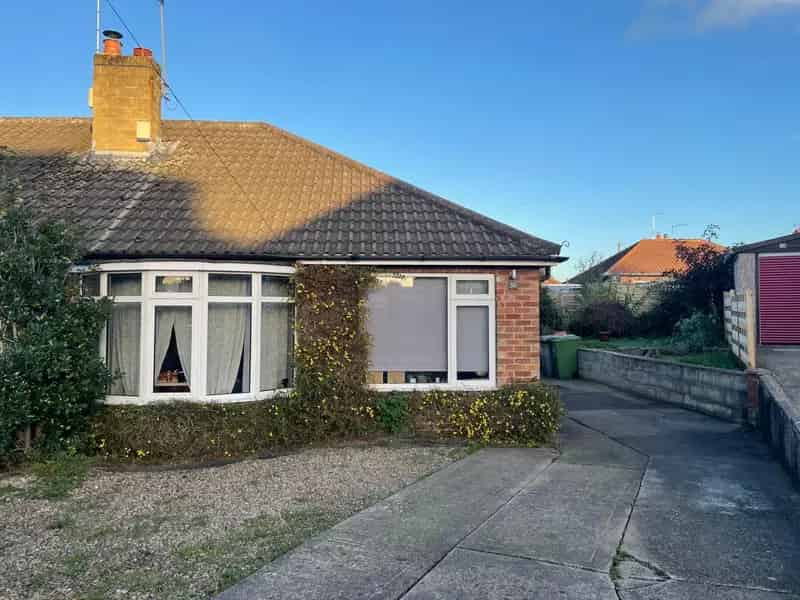 2 Bedroom Bungalow House to Rent