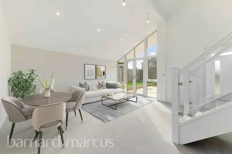 Detached Family Home Reigate EV Charging Modern Open Plan