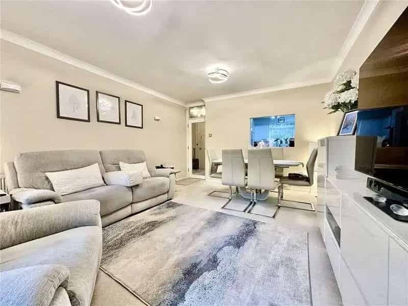2 Bed Flat for Sale Ground Floor South Facing Lounge Sun Terrace Garage Parking