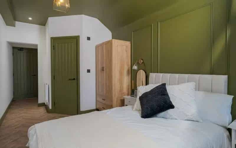 Studio to Rent Derbyshire Clayton Co