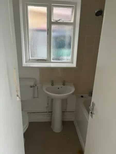 2 Bedroom House with Garden near Hospital Schools Shops RTB