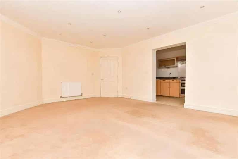 2 Bed Flat for Sale No Chain Ground Floor Apartment Allocated Parking