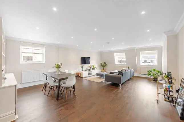 Flat for sale in Queens Gate, London SW7