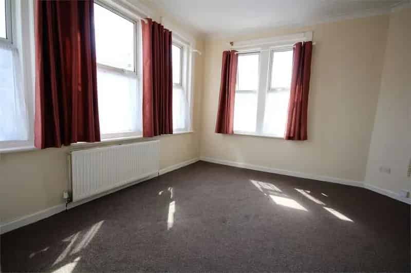 Spacious Studio Apartment Bournemouth Christchurch Road