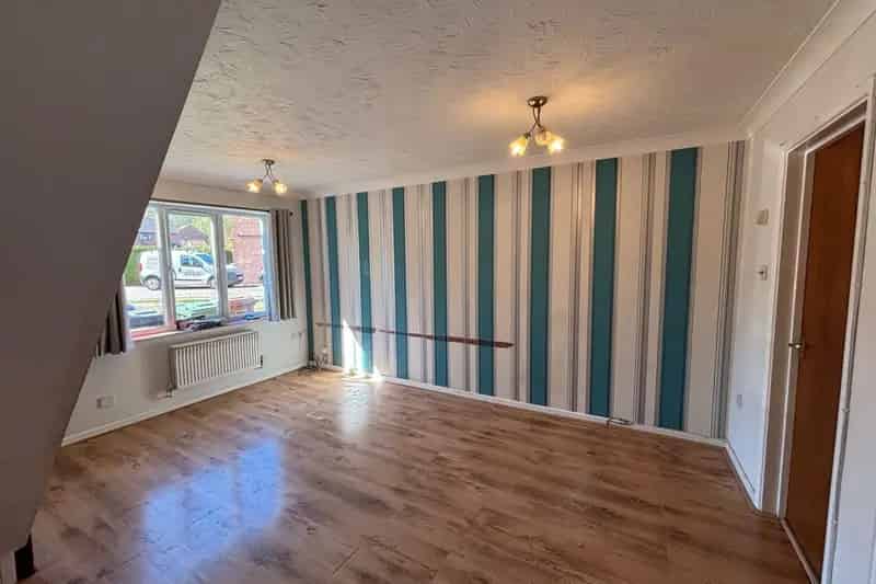 2-Bedroom House with Garden and Off-Street Parking