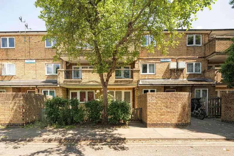 1 Bed Flat for Sale in SE15 - Private Garden