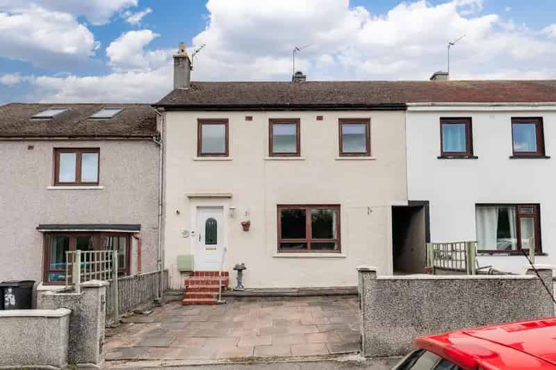 3 Bedroom House with Off Street Parking and Garden