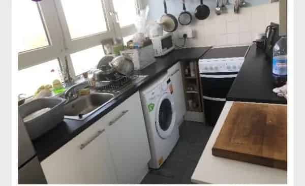 2 Floor Maisonette 2 Bed House Near Shops and Schools