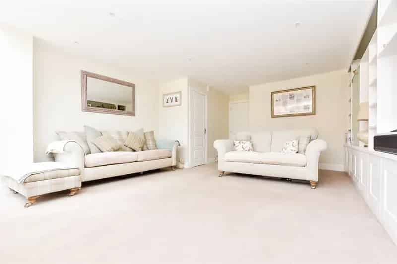 4 Bedroom Semi-Detached House for Sale Furnace Green
