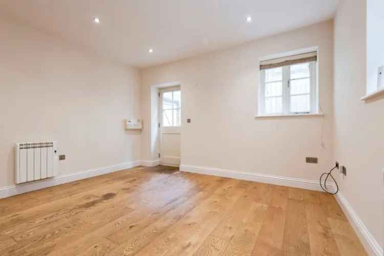 Royston One Bedroom Cottage Near Station Modernized