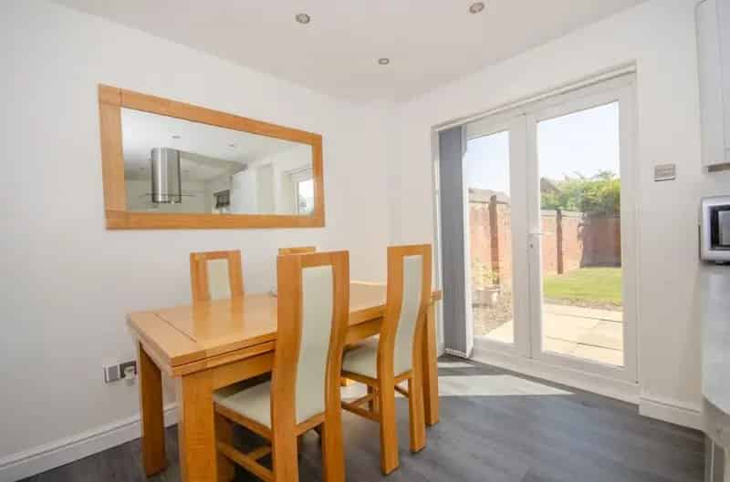 3 Bedroom Detached House For Sale Bromley Heath