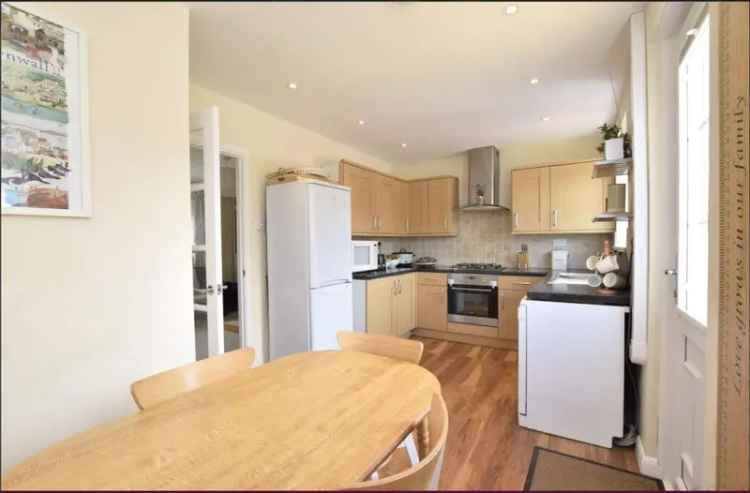 3 Bedroom Semi-Detached House with Garden and Driveway Parking