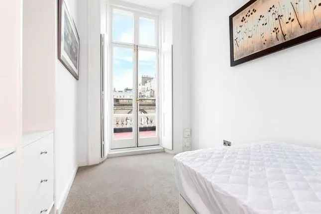 Flat to rent in Onslow Gardens, London SW7