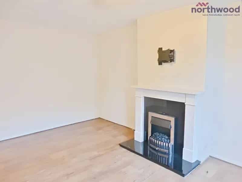 3 Bedroom Semi-Detached House to Rent