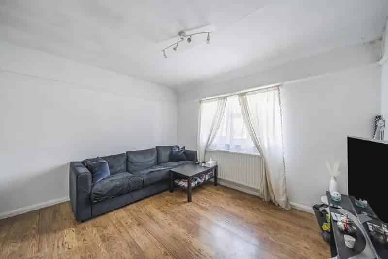 Flat For Sale , London, England