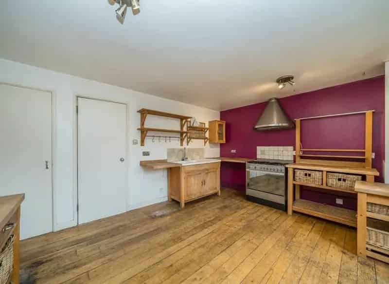 Three Bedroom Townhouse Near Canary Wharf