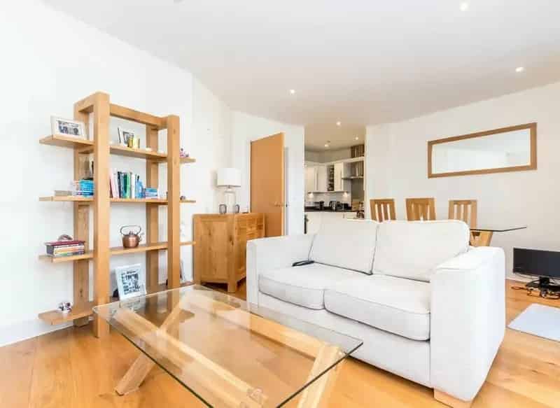 2 Bed 2 Bath Flat Wimbledon Central Modern Apartment Gated Parking