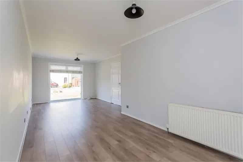 3 Bed House - Semi Detached with 2 Reception Rooms