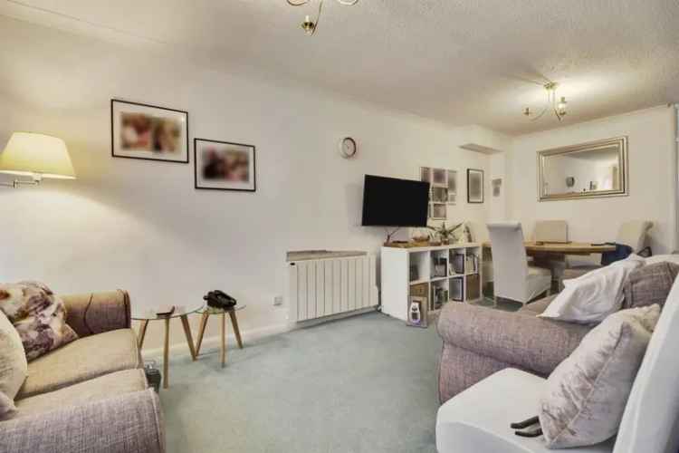 Two Double Bedroom Maisonette Hoddesdon - Garage - No Upward Chain